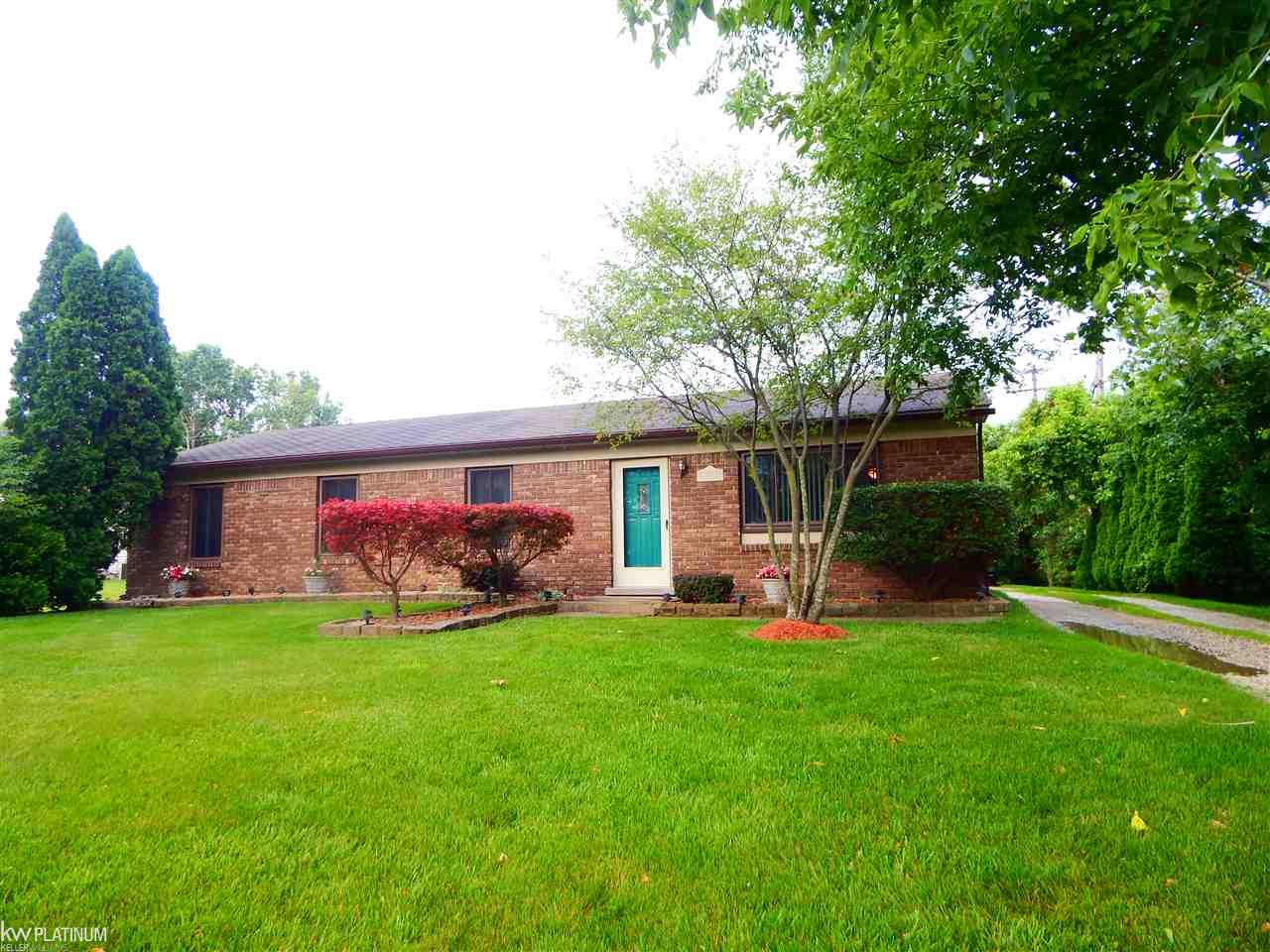 48732 East Ranch Drive Chesterfield, MI 48051 - Photo 3 of 24