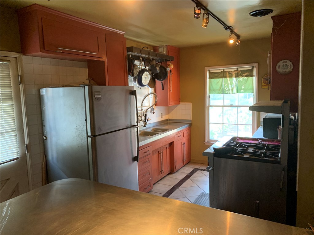 1826 Wellington Road Los Angeles, CA 90019 - Photo 30 of 59