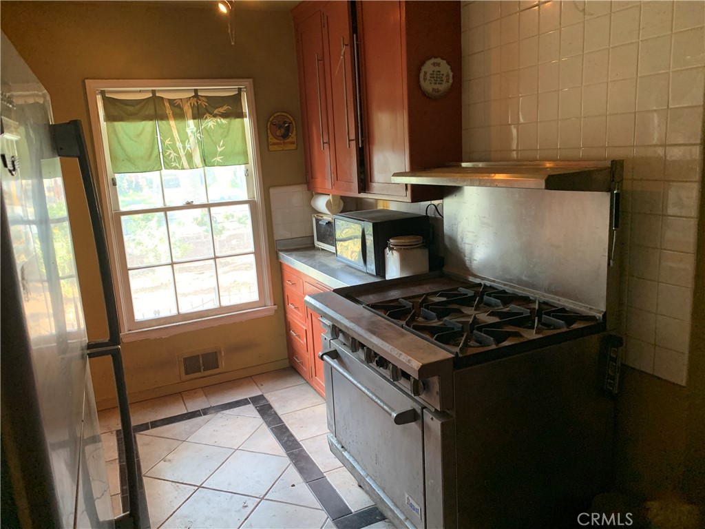 1826 Wellington Road Los Angeles, CA 90019 - Photo 31 of 59