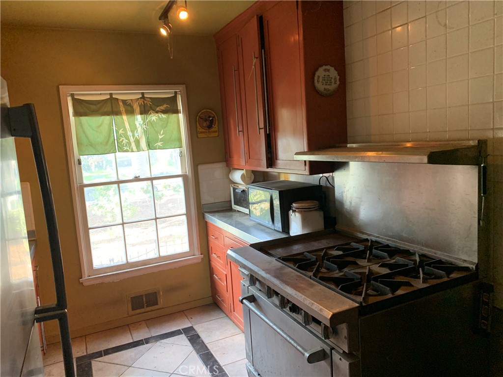 1826 Wellington Road Los Angeles, CA 90019 - Photo 33 of 59
