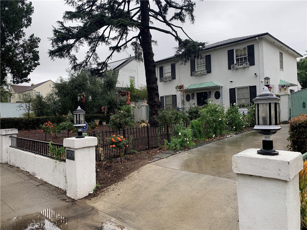 1826 Wellington Road Los Angeles, CA 90019 - Photo 5 of 59