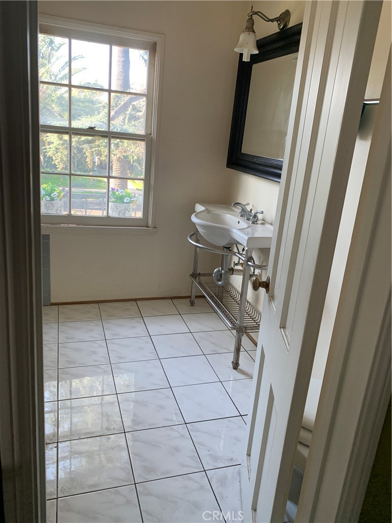 1826 Wellington Road Los Angeles, CA 90019 - Photo 52 of 59