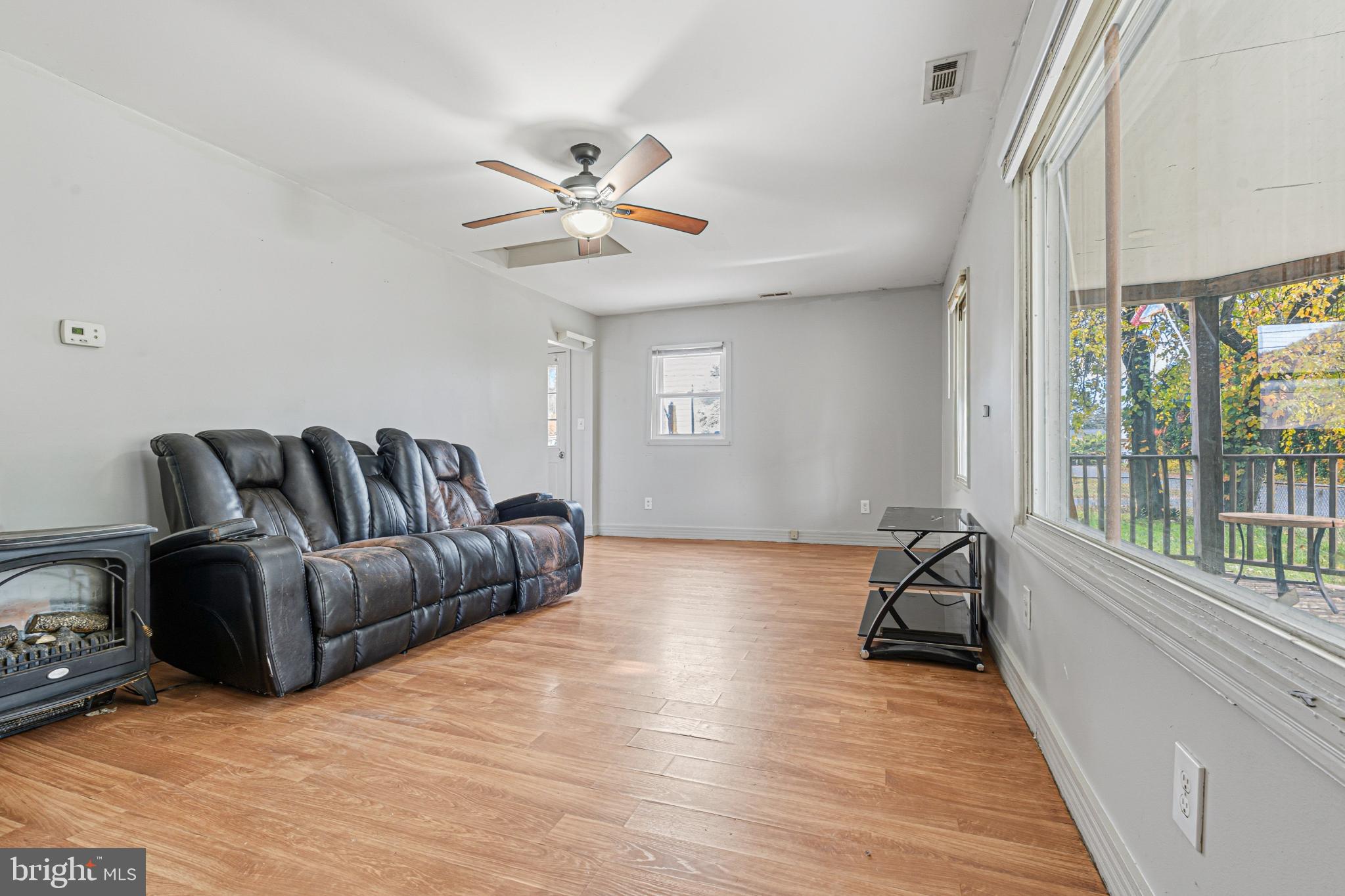 1903 Wills Road Baltimore, MD 21222 - Photo 9 of 21 Spacious living area with natural light.
