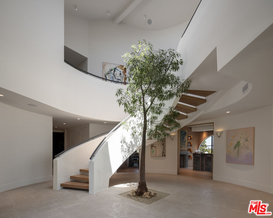 1122 La Altura Road Beverly Hills, CA 90210 - Photo 4 of 44