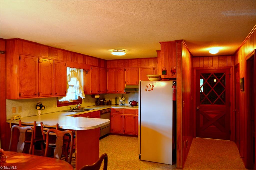 267 Quaqua Creek Road, Unit SOUTH Ruffin, NC 27326 - Photo 18 of 49 Main Floor Kitchen