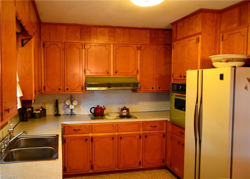 267 Quaqua Creek Road, Unit SOUTH Ruffin, NC 27326 - Photo 19 of 49 Main Floor Kitchen