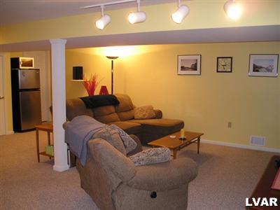 1290 Old Gate Road Northampton, PA 18067 - Photo 17 of 25 Gallery Image 17