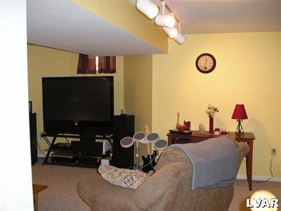 1290 Old Gate Road Northampton, PA 18067 - Photo 23 of 25 Gallery Image 23