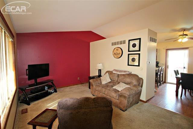 9200 Beecher Road Flushing, MI 48433 - Photo 3 of 29 21417888-2.JPG