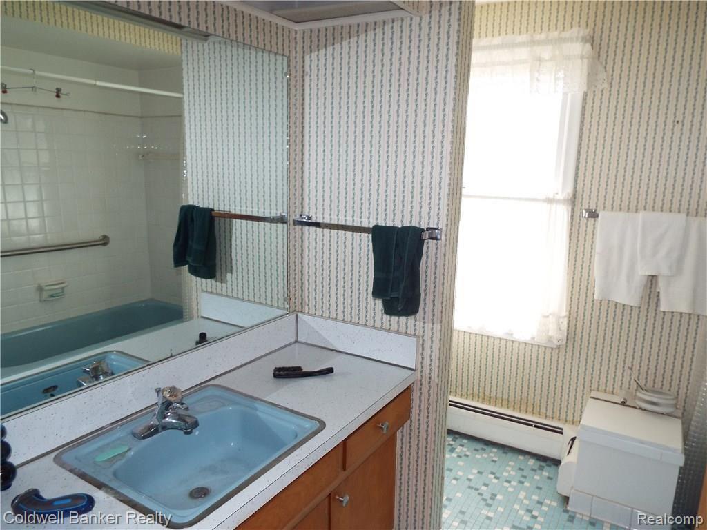 29918 West Eleven Mile Road Farmington Hills, MI 48336 - Photo 9 of 13