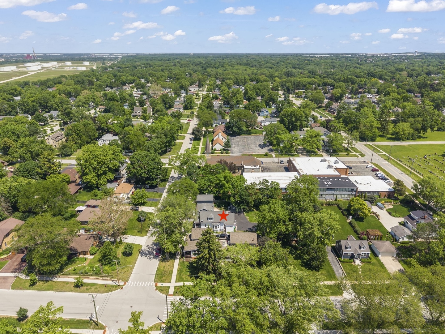 520 South Jefferson Street Lockport, IL 60441 - Photo 27 of 31 an aerial view of residential houses with outdoor space and trees