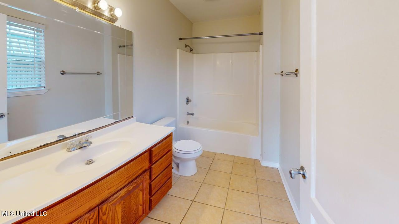 15505 Prairie Street Biloxi, MS 39532 - Photo 13 of 19 15505-Bathroom