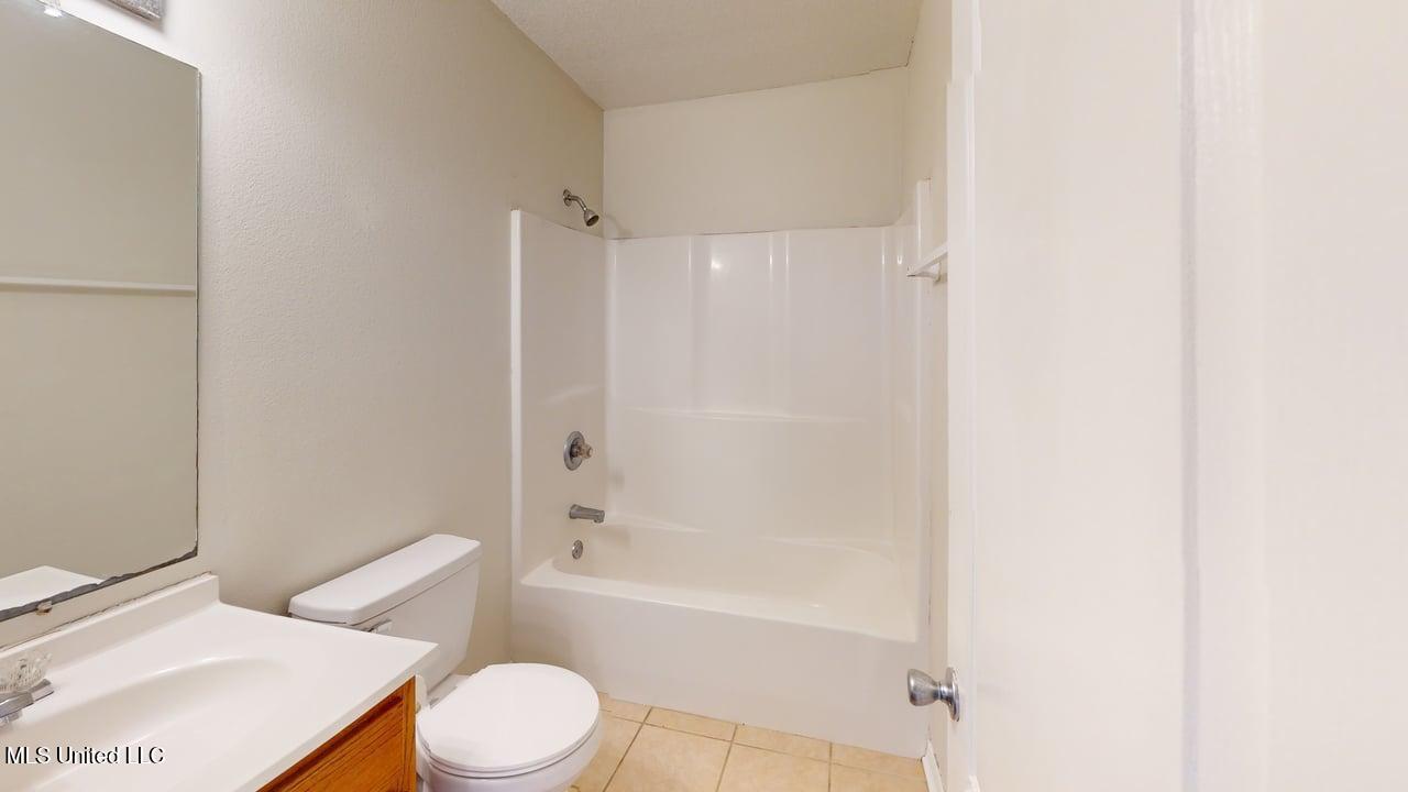15505 Prairie Street Biloxi, MS 39532 - Photo 15 of 19 15505-Bathroom 1