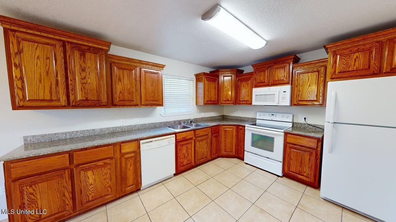 15505 Prairie Street Biloxi, MS 39532 - Photo 6 of 19 15505-11242025_144217