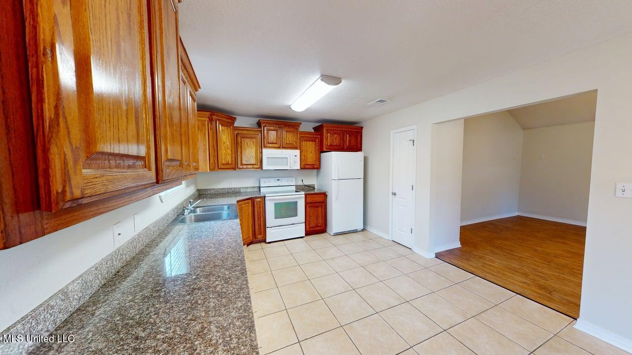 15505 Prairie Street Biloxi, MS 39532 - Photo 7 of 19 15505-11242025_143934
