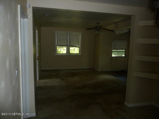 2947 Thunder Road Middleburg, FL 32068 - Photo 5 of 18 dr to lr