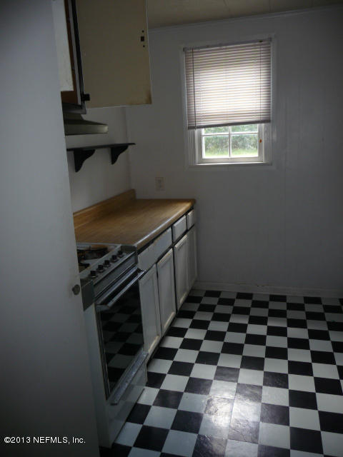 2947 Thunder Road Middleburg, FL 32068 - Photo 8 of 18 kitchen2