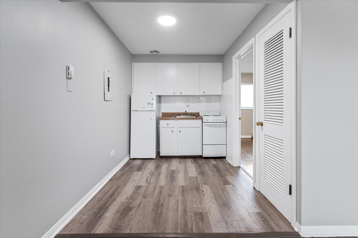 6244 West 64th Place, Unit 104 Chicago, IL 60638 - Photo 8 of 19