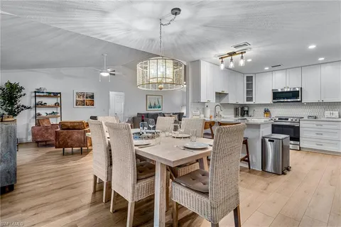 $1,095,000 | 1513 Bermuda Road, Marco Island, FL 34145