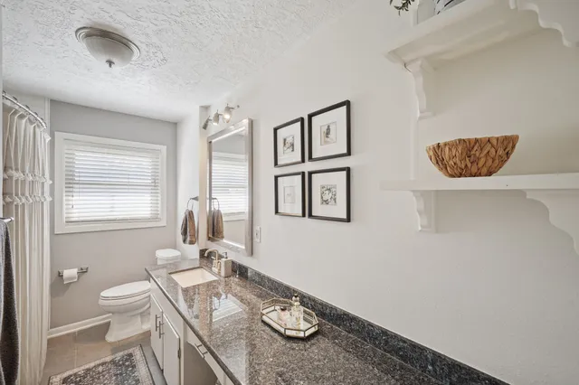 $549,995 | 2406 Willowby Drive, Houston, TX 77008