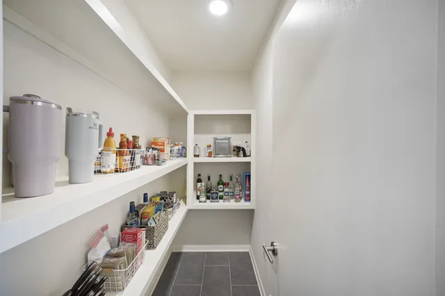 $549,995 | 2406 Willowby Drive, Houston, TX 77008