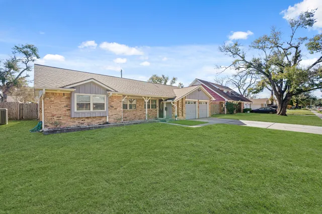 $549,995 | 2406 Willowby Drive, Houston, TX 77008