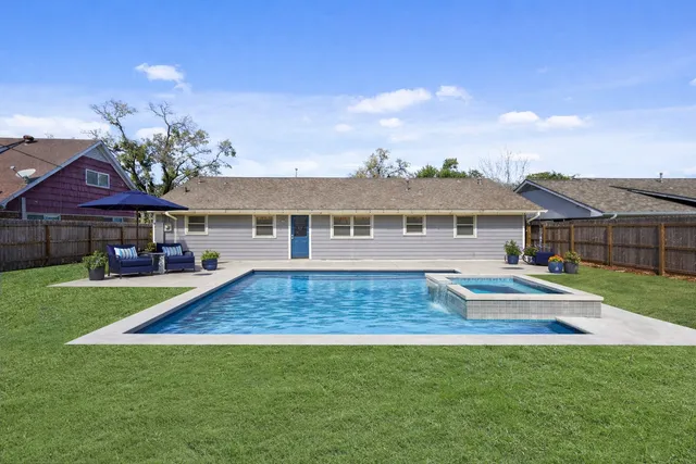 $549,995 | 2406 Willowby Drive, Houston, TX 77008