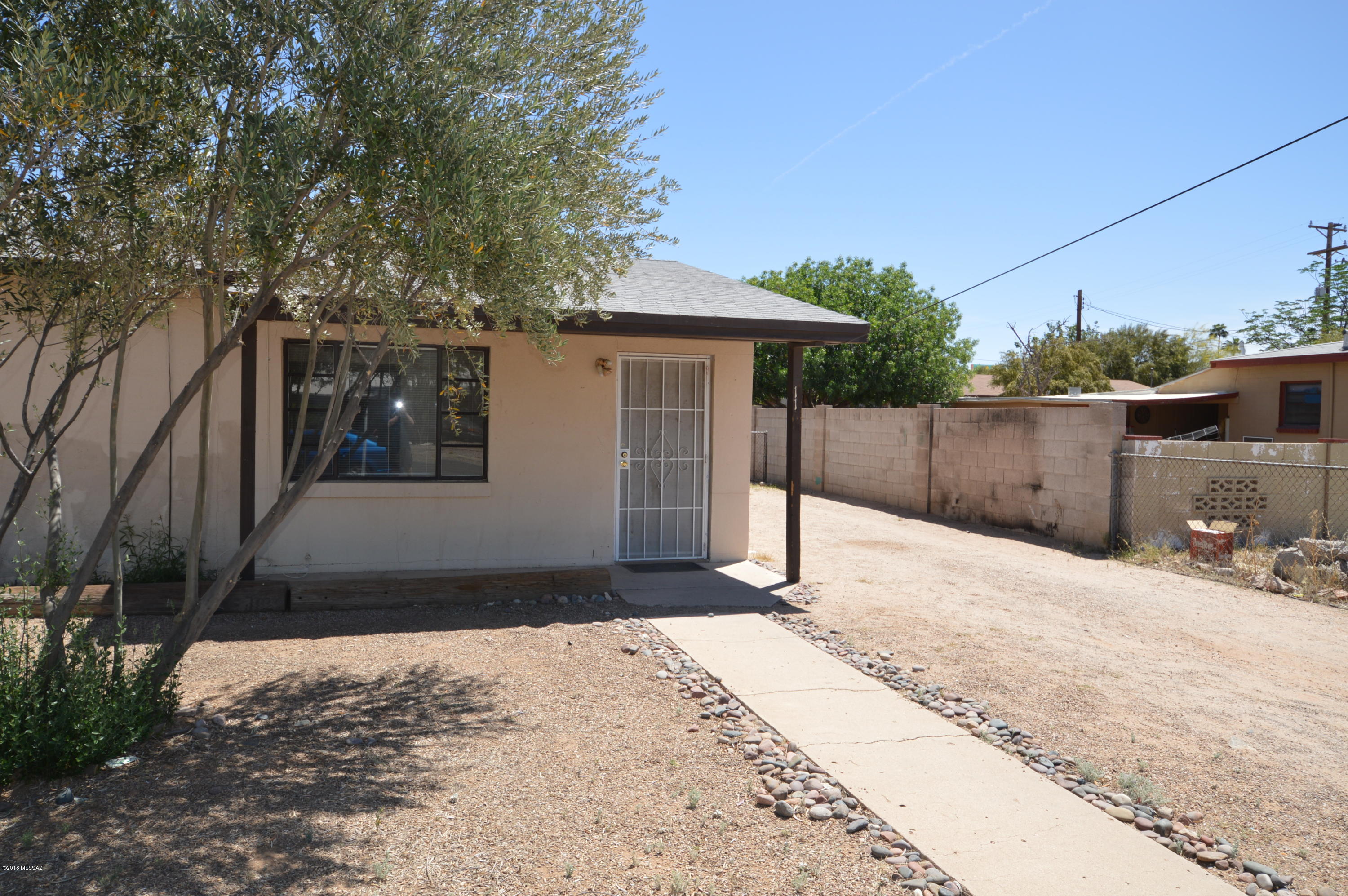 1150 North Santa Rosa Avenue Tucson, AZ 85712 - Photo 2 of 8