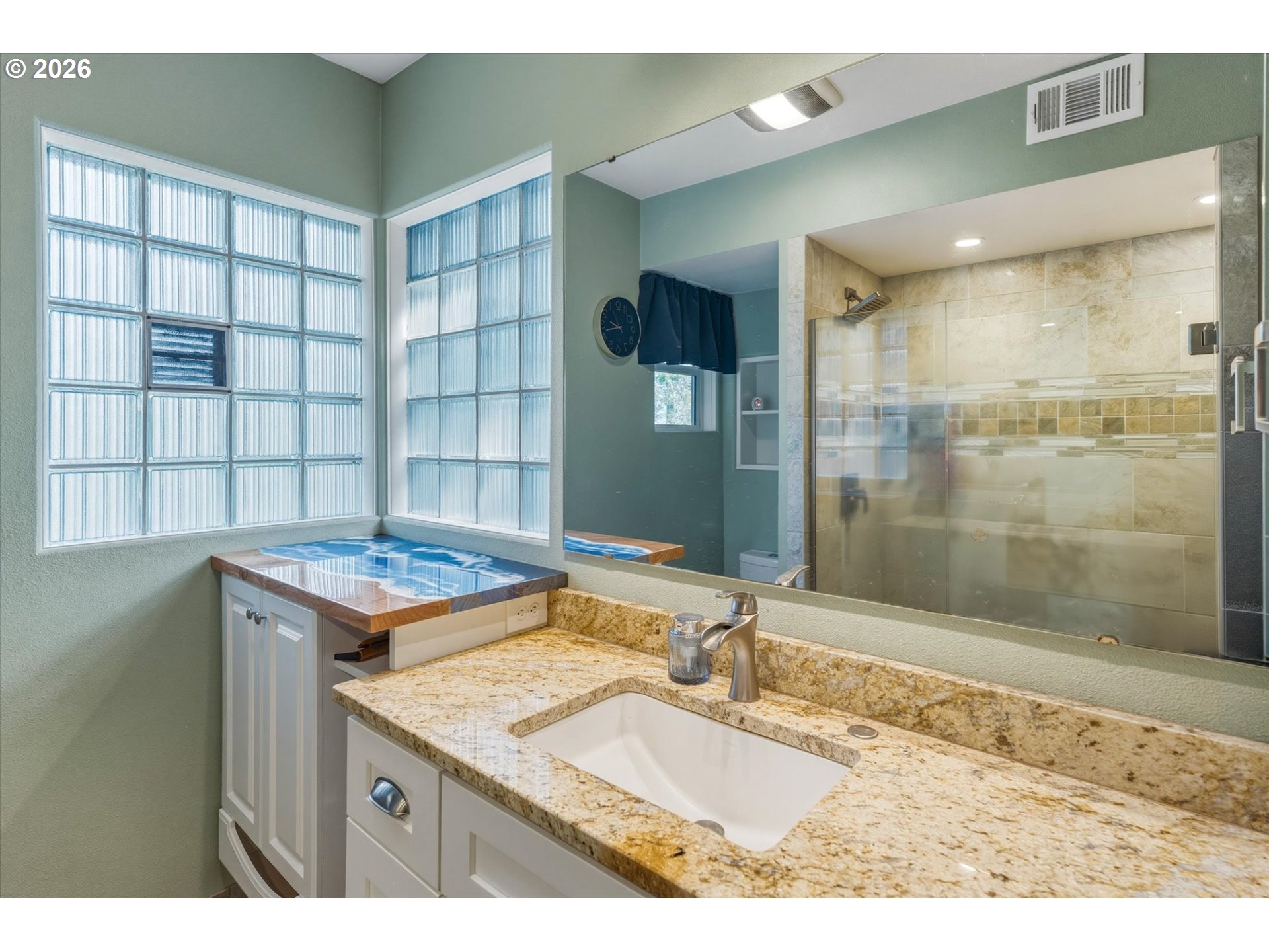 201 Carroll Road Kelso, WA 98626 - Photo 18 of 46 Bathroom