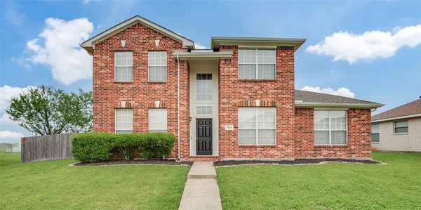 $2,495 | 1425 Gatlinburg Circle, DeSoto, TX 75115