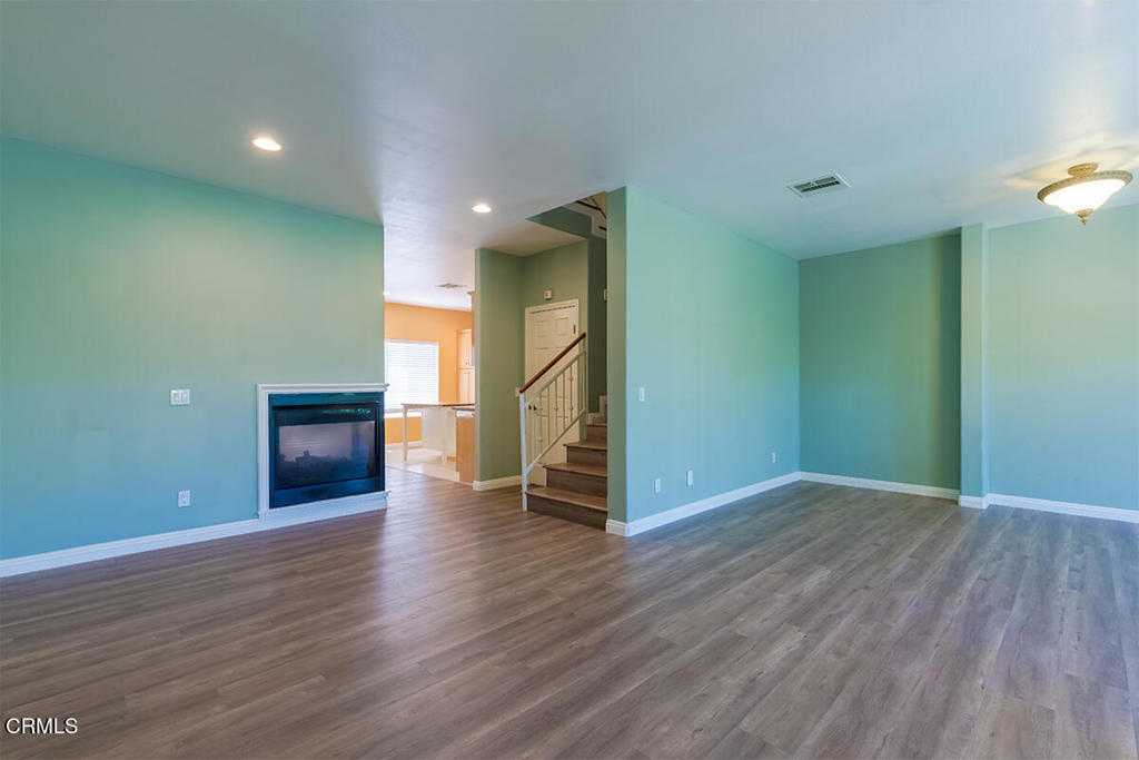 4516 Ramsdell Avenue, Unit 103 La Crescenta, CA 91214 - Photo 6 of 22 4516 Ramsdell Ave. La Cresenta-10 (1)