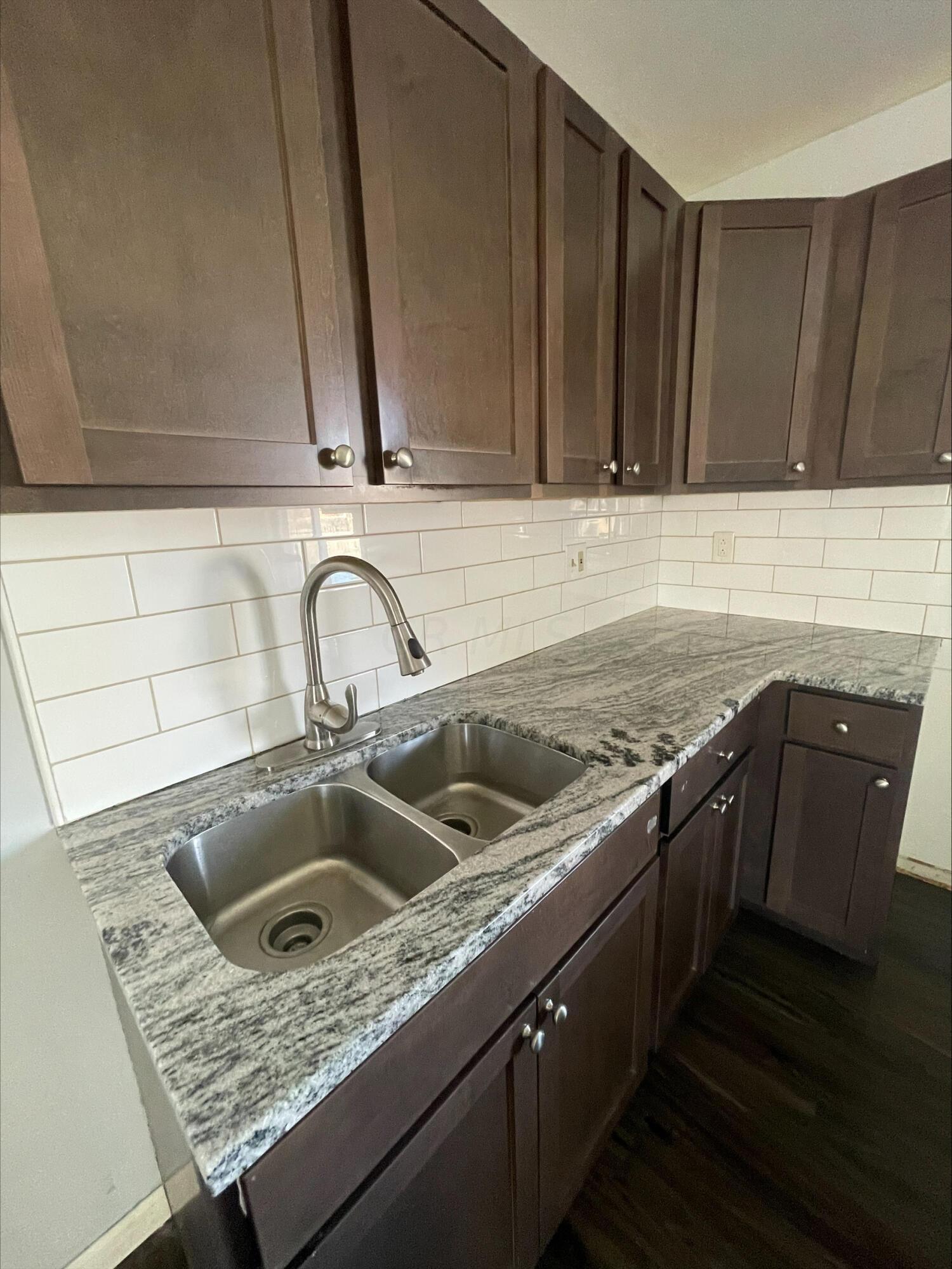 1847 Lonsdale Road Columbus, OH 43232 - Photo 4 of 7 Image (76)