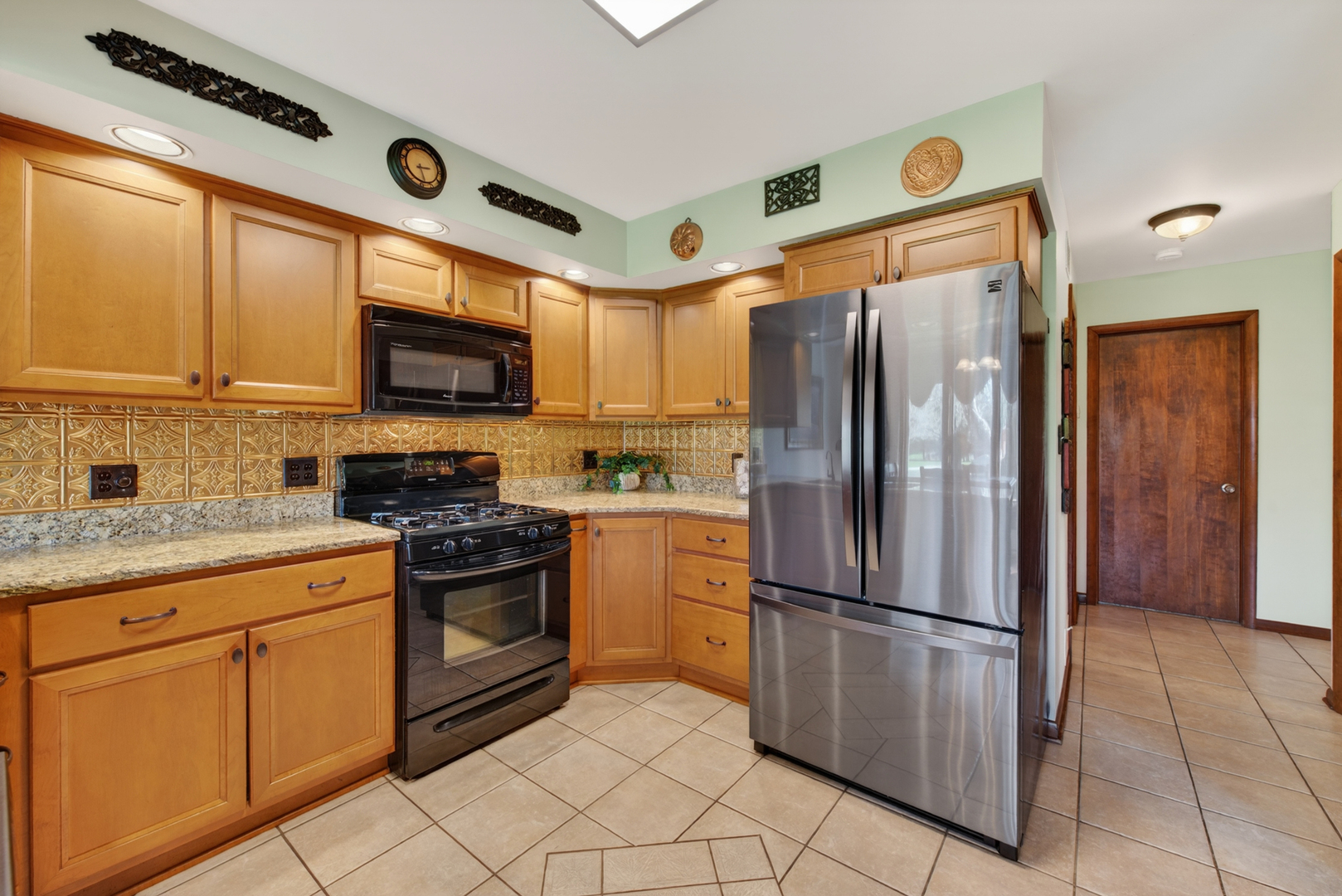 721 Wisconsin Road New Lenox, IL 60451 - Photo 17 of 91 Gallery Image 17