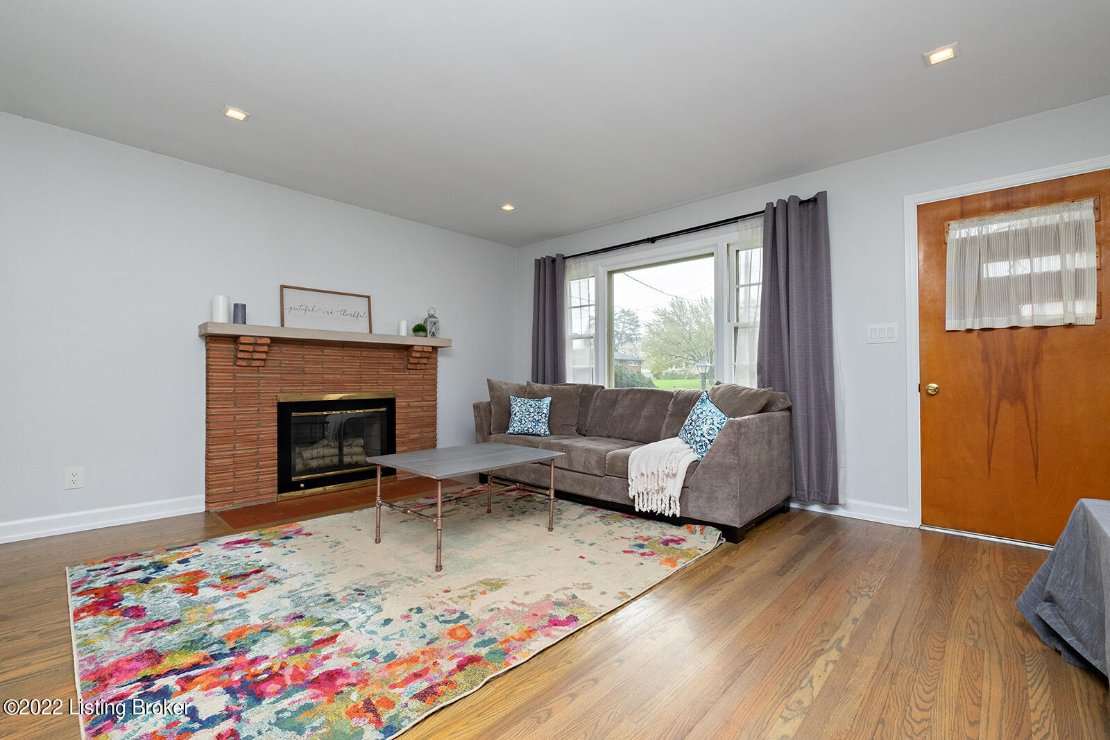 9005 Waltlee Road Louisville, KY 40291 - Photo 5 of 41 0007
