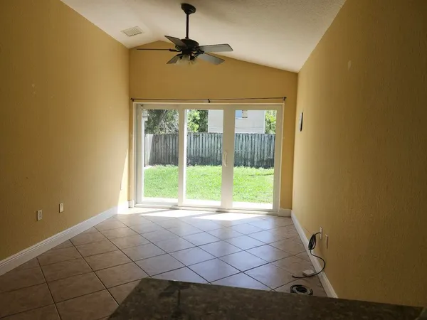 $1,850 | 4824 Cambridge Street, Lake Worth, FL 33463