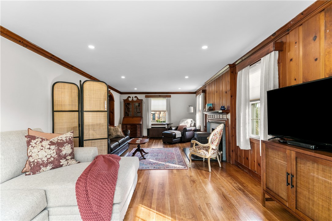 72 Kane Avenue Middletown, RI 02842 - Photo 12 of 26