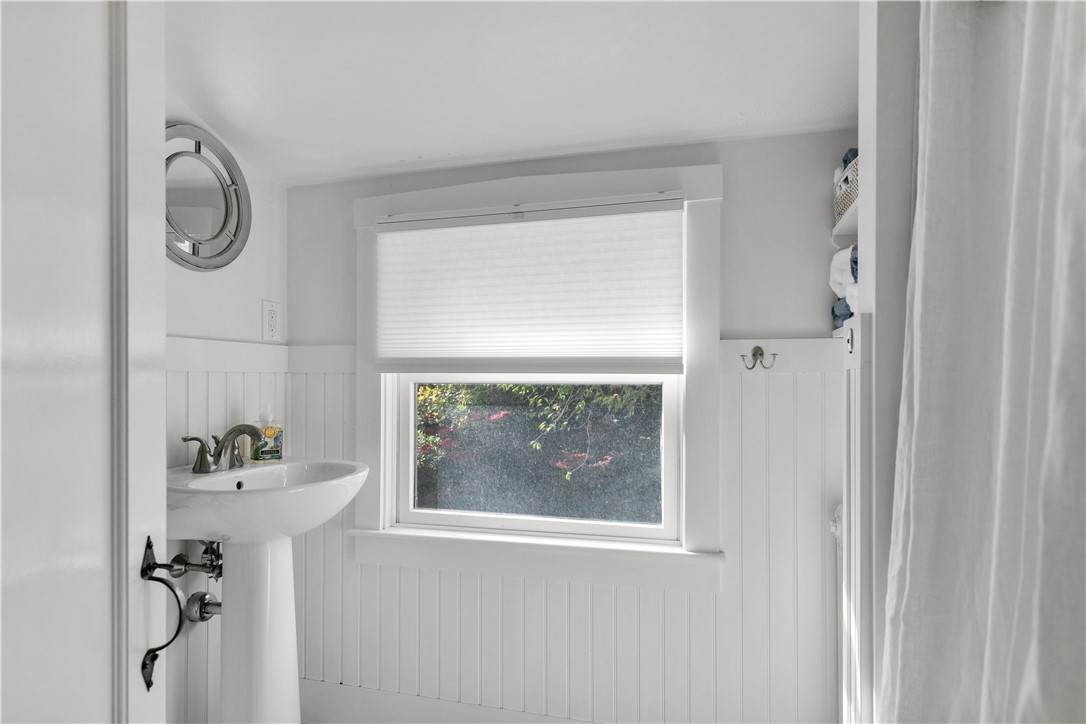 72 Kane Avenue Middletown, RI 02842 - Photo 22 of 26