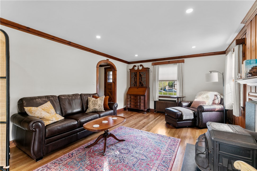 72 Kane Avenue Middletown, RI 02842 - Photo 10 of 26