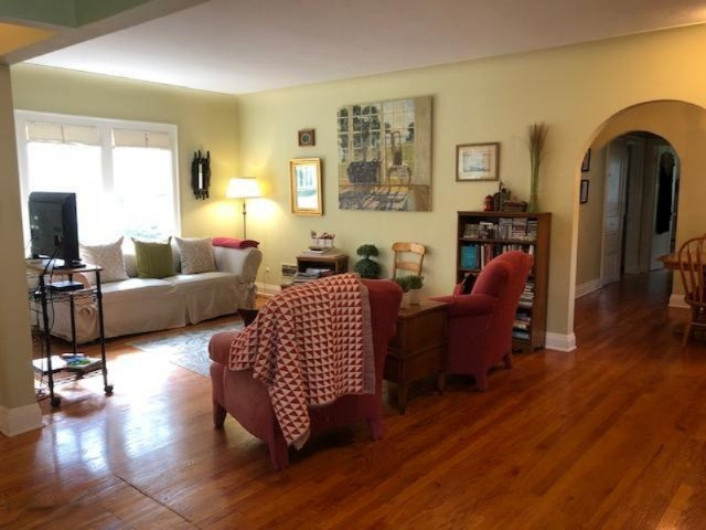 1461 Ridge Avenue Muskegon, MI 49441 - Photo 16 of 34 Living area
