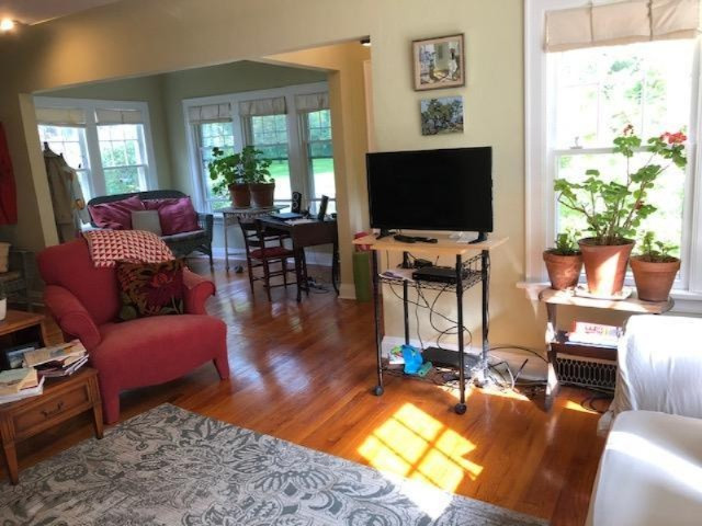 1461 Ridge Avenue Muskegon, MI 49441 - Photo 19 of 34 Living area