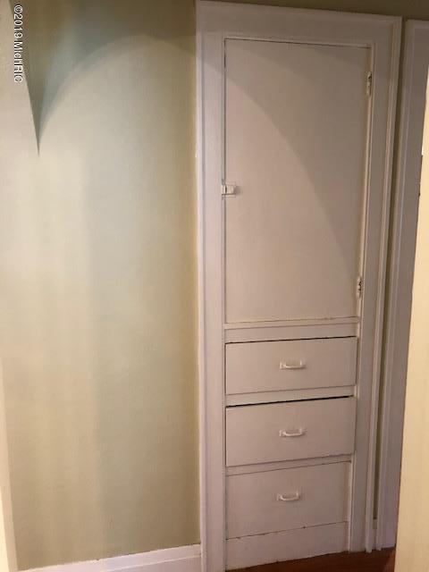 1461 Ridge Avenue Muskegon, MI 49441 - Photo 24 of 34 Built ins/storage