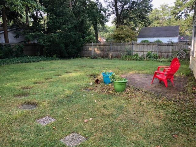 1461 Ridge Avenue Muskegon, MI 49441 - Photo 5 of 34 Back yard
