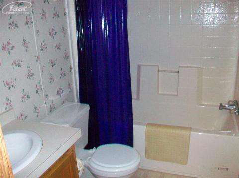 3338 Wentworth Road Flint, MI 48506 - Photo 8 of 16 20144707-7.JPG
