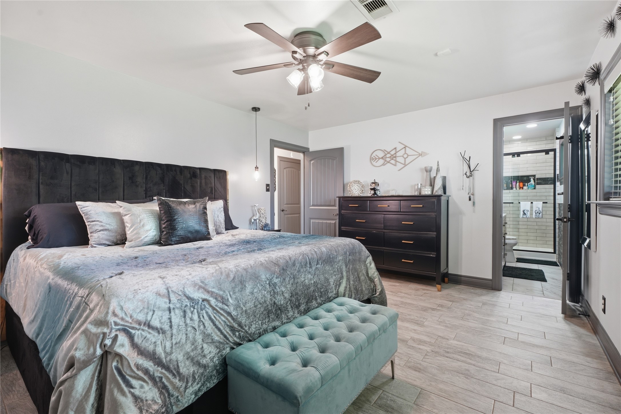 1400 Gardenia Circle Rosenberg, TX 77471 - Photo 25 of 34 MASTER SUITE