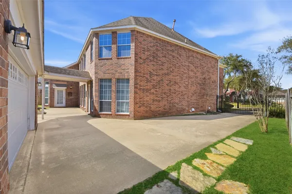 a front view of house with yard