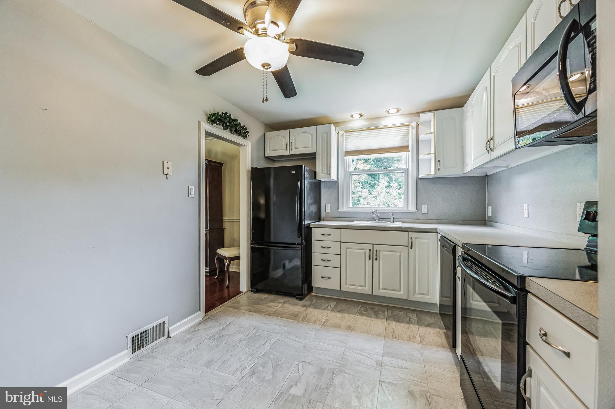 709 Windsor Place Wallingford, PA 19086 - Photo 10 of 35