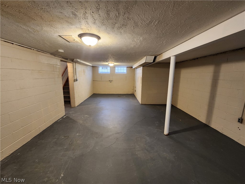 3677 Cummings Road Cleveland, OH 44118 - Photo 25 of 28