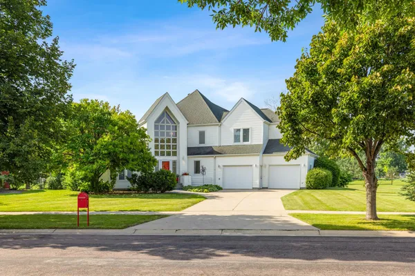 $859,900 | 2878 Lilac Lane North, Fargo, ND 58102