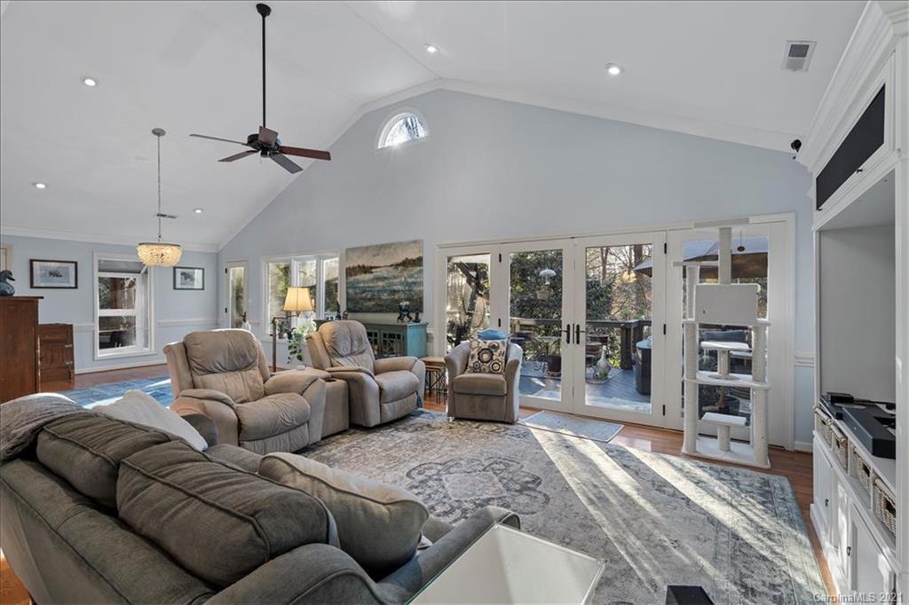 16 Sandy Cove Road Lake Wylie, SC 29710 - Photo 21 of 41 Gallery Image 21