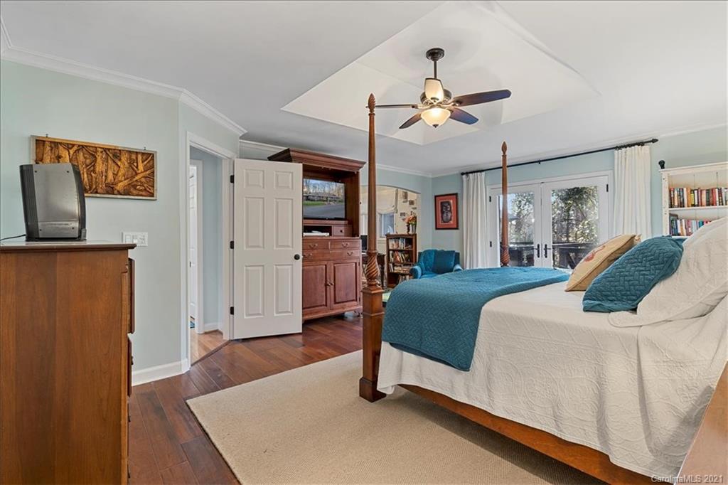 16 Sandy Cove Road Lake Wylie, SC 29710 - Photo 4 of 41 Gallery Image 4